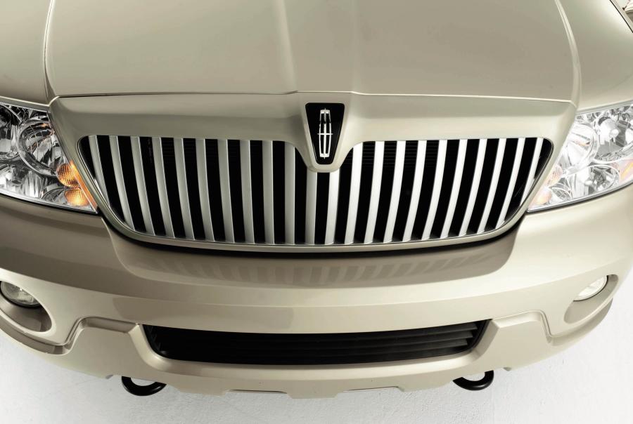 Lincoln Navigator 2003 года  (фото 17 из 59)